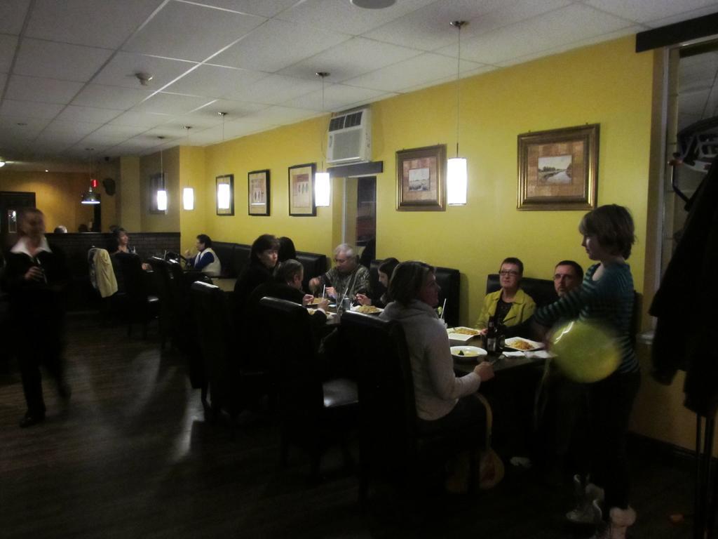 Le Voyageur Inn Mattawa Esterno foto