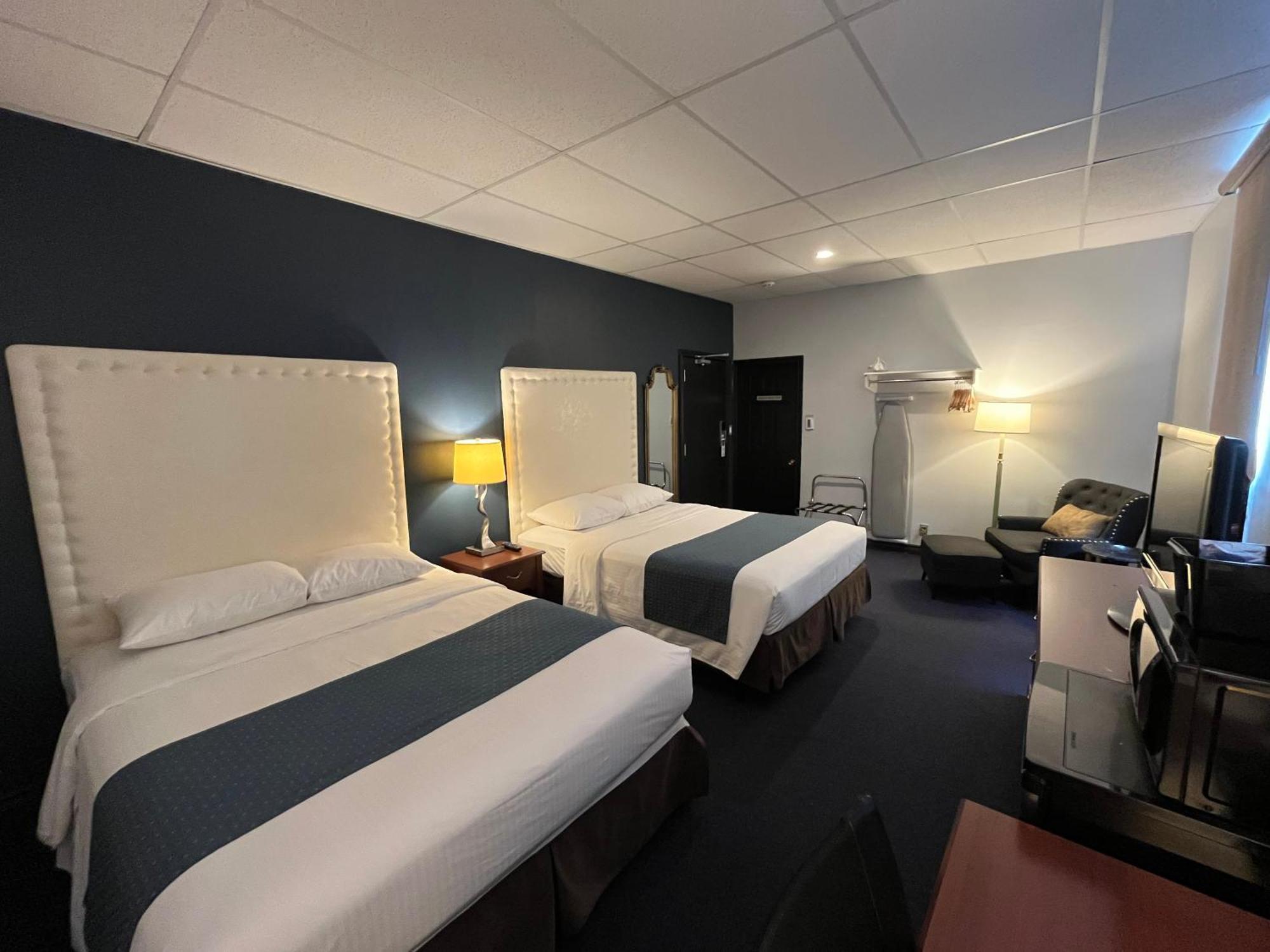 Le Voyageur Inn Mattawa Esterno foto
