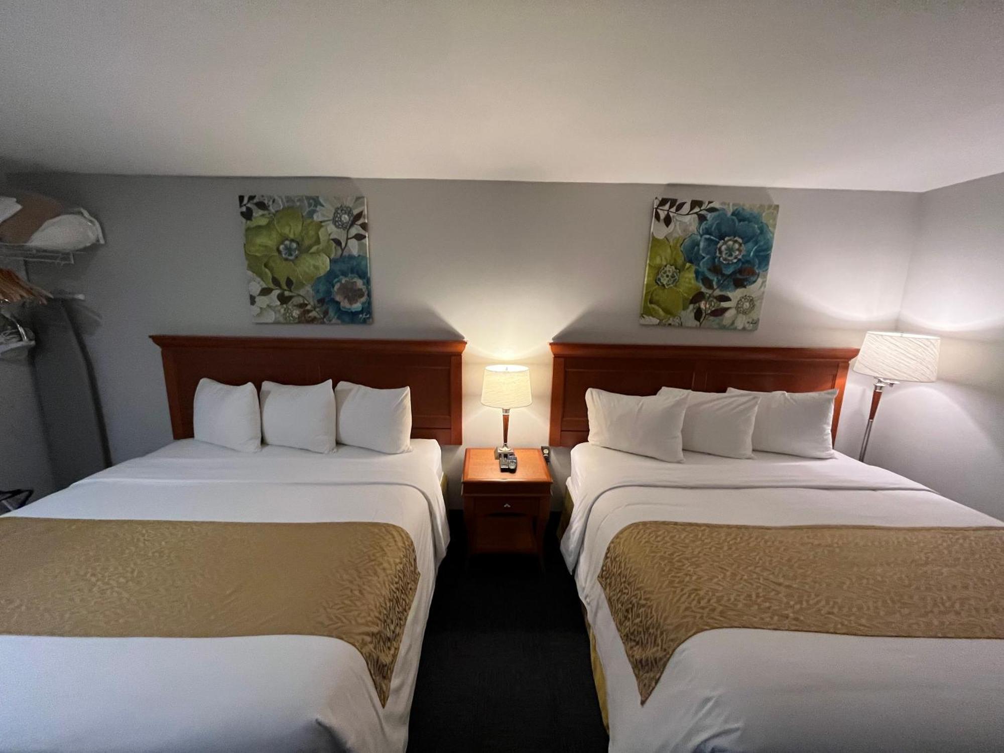 Le Voyageur Inn Mattawa Esterno foto