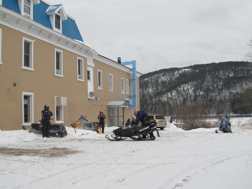Le Voyageur Inn Mattawa Esterno foto