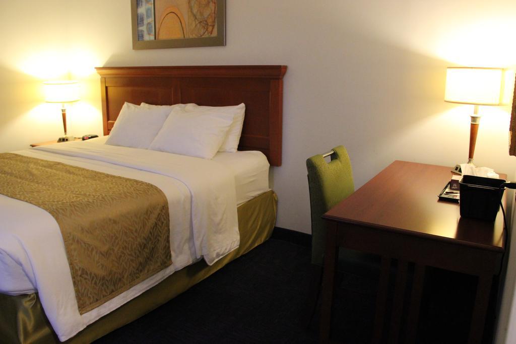 Le Voyageur Inn Mattawa Esterno foto