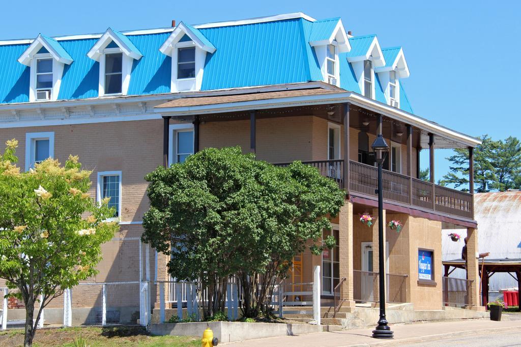 Le Voyageur Inn Mattawa Esterno foto